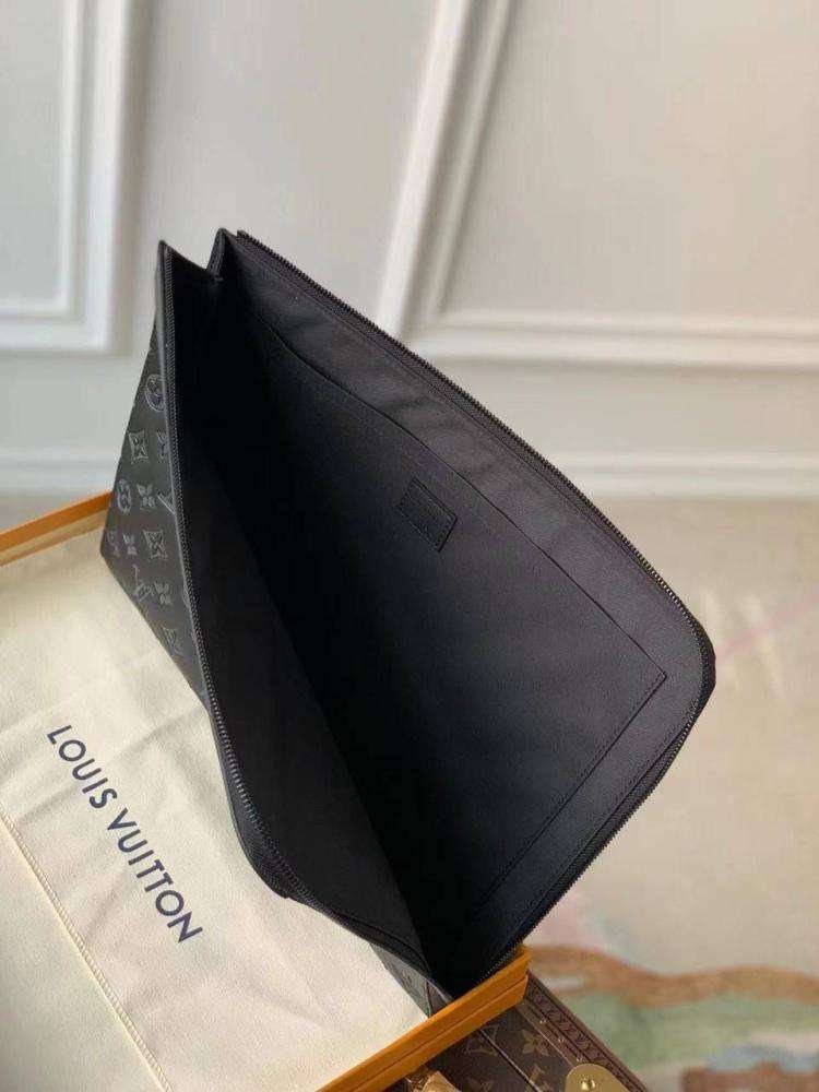 Louis Vuitton Handbag Men’s Black With Wallet 25cm - Image 4