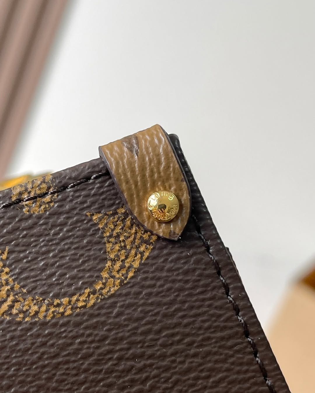 LV OnTheGo East West Brown - Image 7