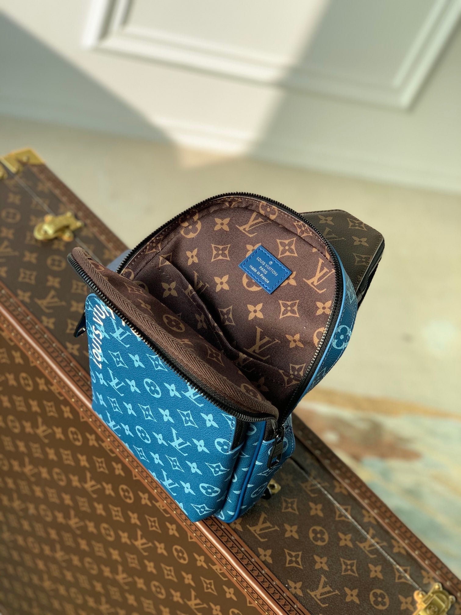 LV avenue bag in Atlantic Blue - Image 2