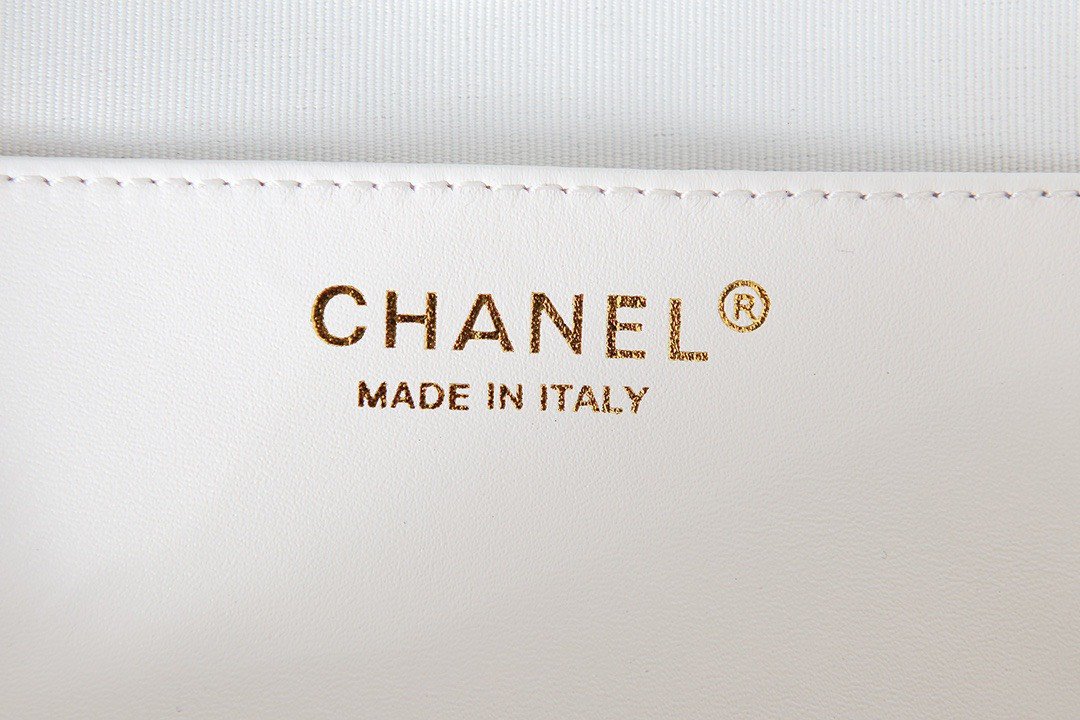 Chanel The One Like Auth Handbags Smooth Leather Heart-Pattern Milk Lock Gold 16.5x18x6.5cm - Image 3