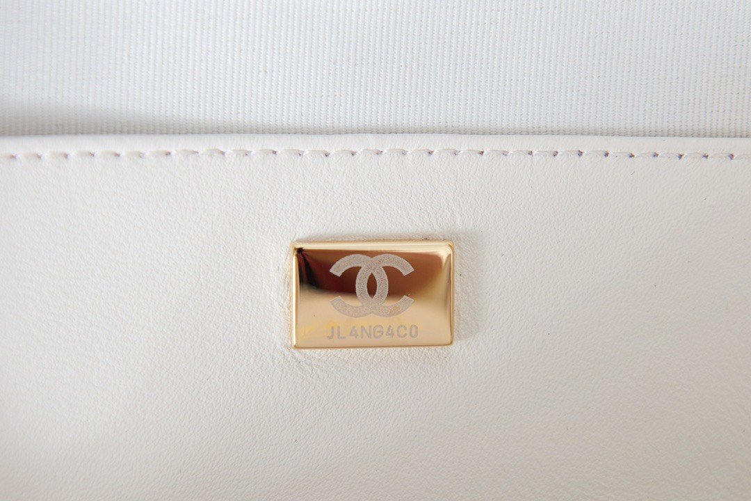 Chanel The One Like Auth Handbags Smooth Leather Heart-Pattern Milk Lock Gold 16.5x18x6.5cm - Image 2