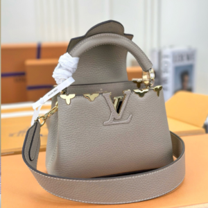 Louis Vuitton LV Capucines Lock Gold Handbags Cowhide Leather 21cm